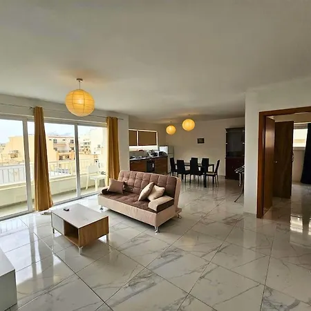 2 Bedroom Centrally Located St. Pauls Bay