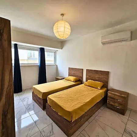 2 Bedroom Centrally Located St. Pauls Bay * 세인트폴스베이