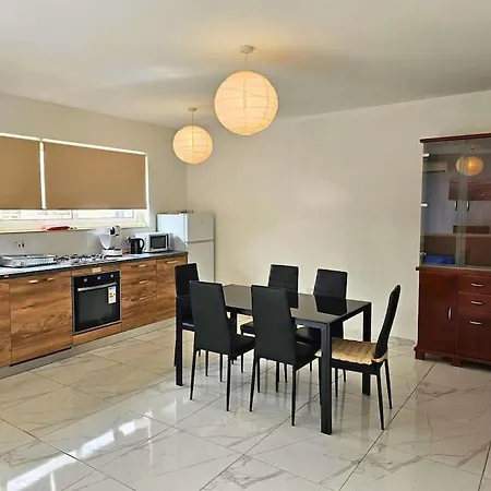 2 Bedroom Centrally Located St. Pauls Bay Apartment *